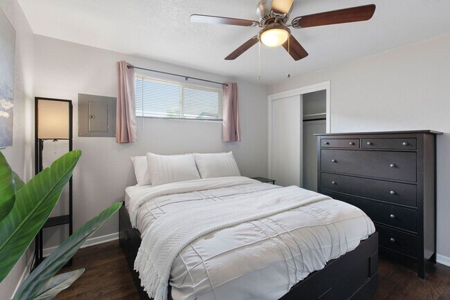 Building Photo - Charming Fully Furnished 1 Bedroom + Offic...