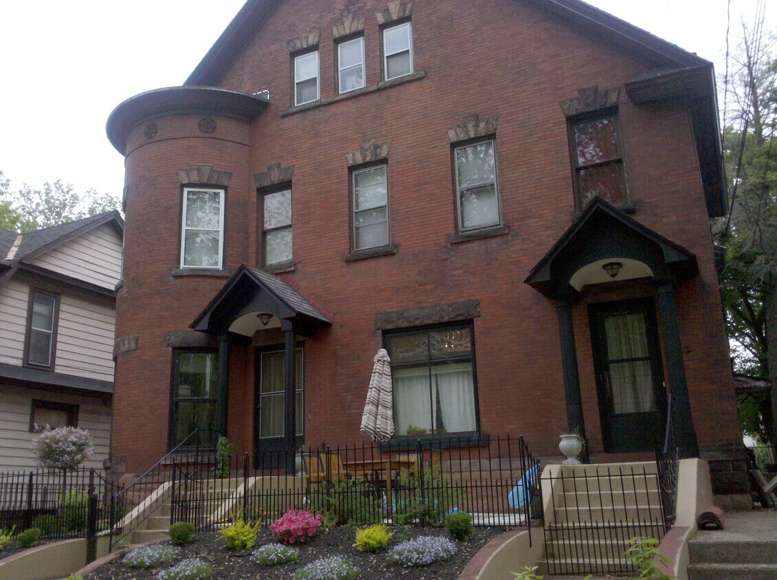 Primary Photo - 342 W 9th St