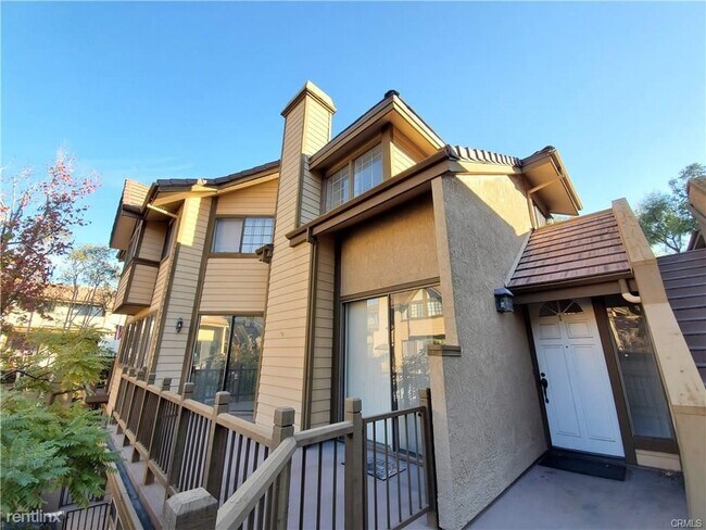 Building Photo - 2551 Plaza del Amo