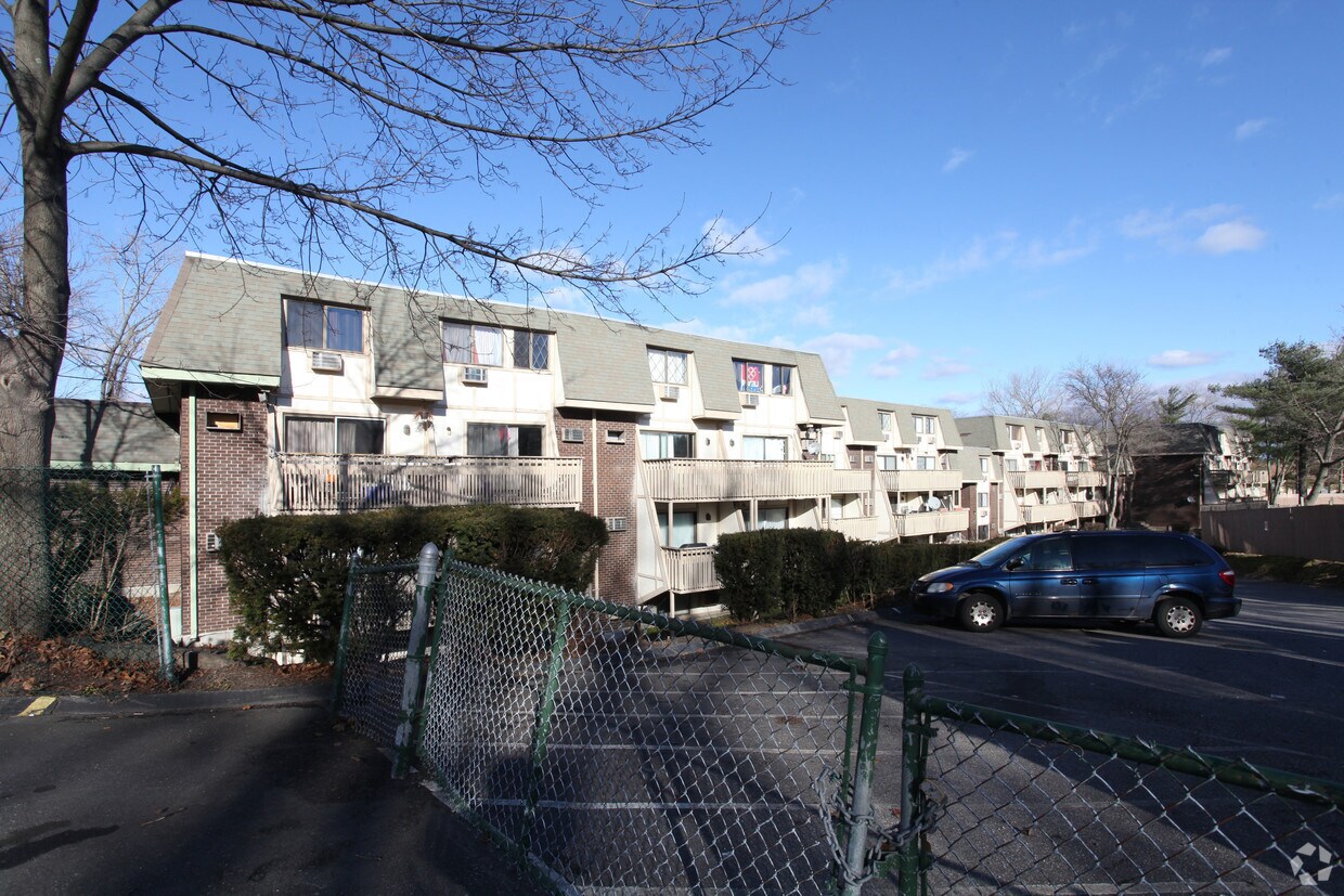 Bradley Gardens Apartments in Waterbury, CT