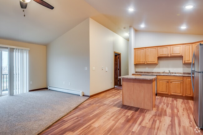 2BR, 2BA - 1,150SF - Kitchen - East Mason Apartments