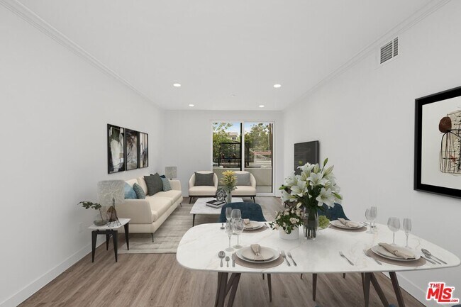 Foto del edificio - 6144 Whitsett Ave