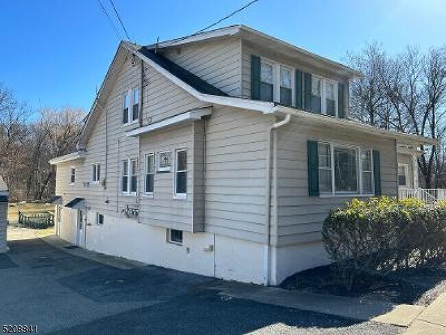 Building Photo - 1040 High Mountain Rd