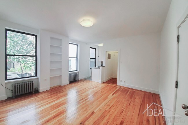 Building Photo - 80 Court Street #APTB2R