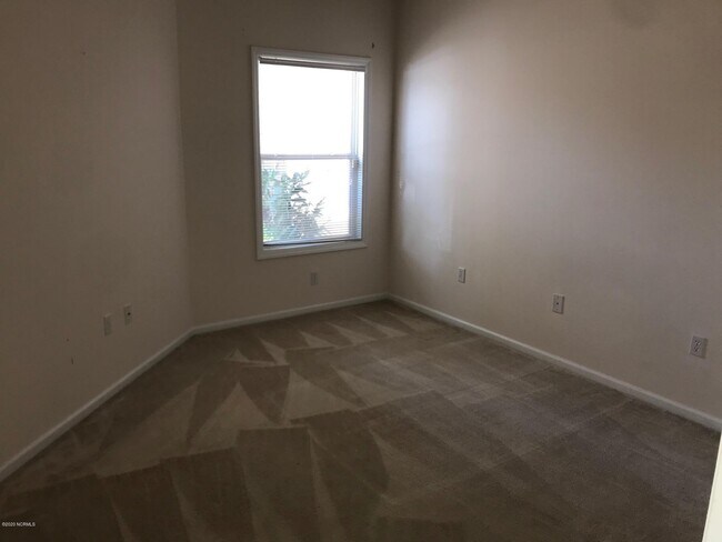 Building Photo - 1121 Turtle Creek Rd
