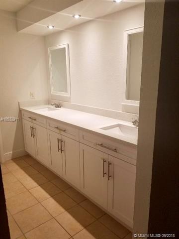 Foto del edificio - 8232 NW 199th Terrace