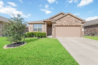 Building Photo - 6123 Yesenia St