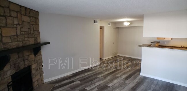 Building Photo - 13494 E Jewell Ave