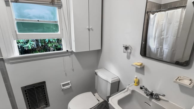 Interior Photo - 1726 Midvale Ave