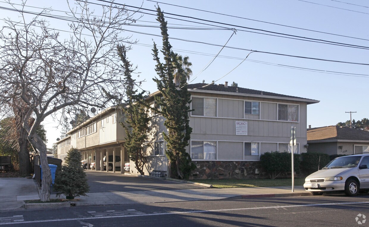 Primary Photo - 1550 Bellomy St