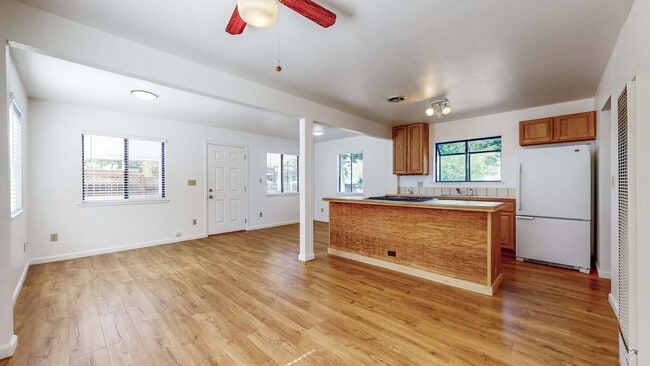 Building Photo - Charming 1 bedroom 1 bath Single Family home in Healdsburg! Water included!