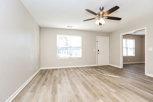 Foto del edificio - 2728 Painted Pony Dr