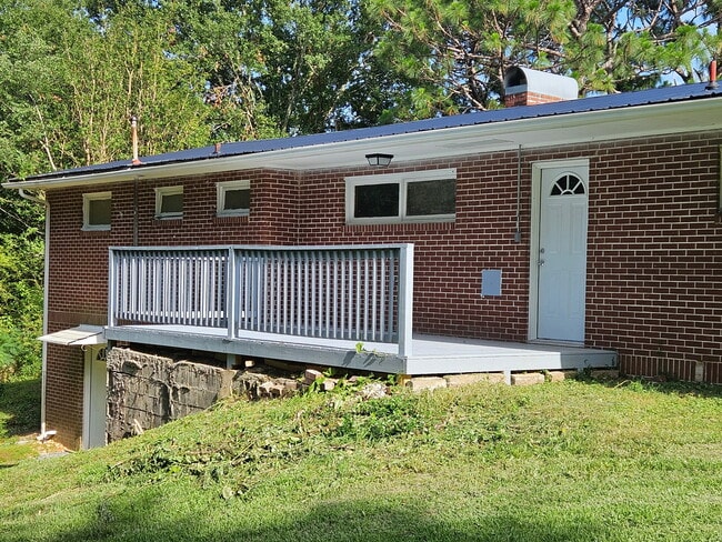 Building Photo - 729 Maxanna Dr