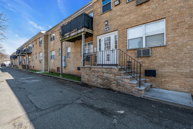 Building Photo - 5th Avenue Apartments