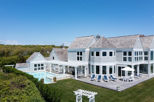 Foto del edificio - 390 Old Montauk Hwy