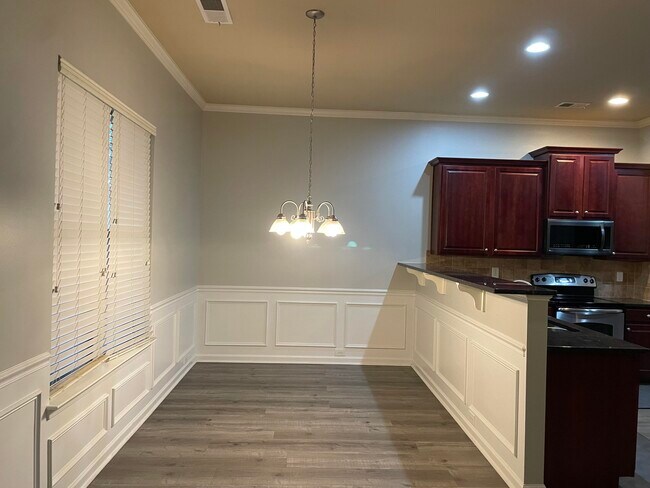 Foto del edificio - 527 Telegraph Dr