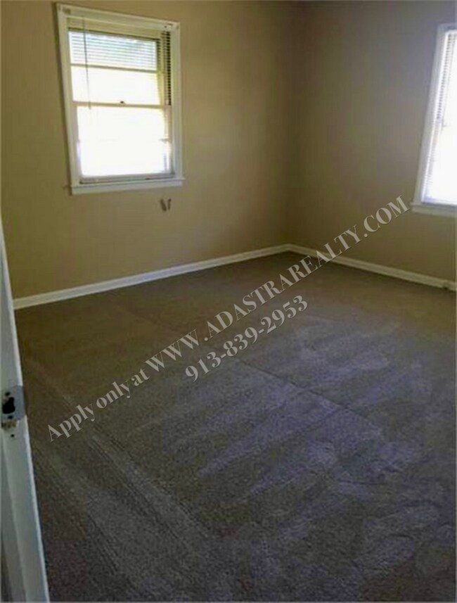 Foto del edificio - Updated 4 Bed 1 Bath Home in Raytown-Avail...
