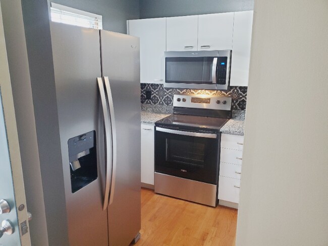 Foto del edificio - 5705 Snow Dr