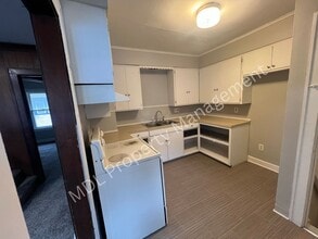 Building Photo - 1506 Barnard St