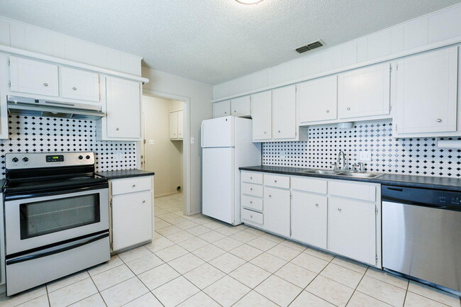 Foto del edificio - 6333 29th St
