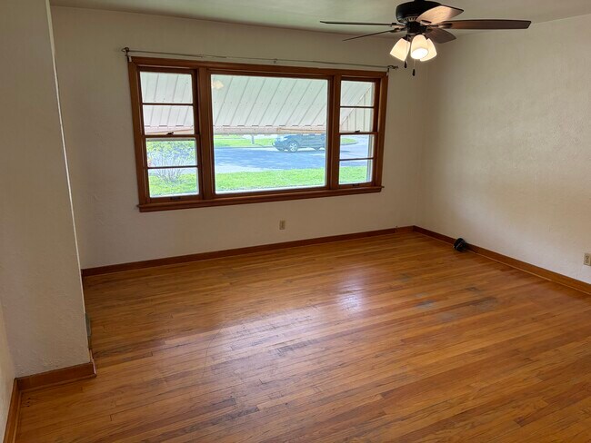 Foto del edificio - 335 S Garrard St