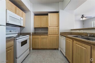 Building Photo - 8000 W Badura Ave