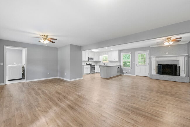 Photo - 1300 Milstead Ave NE House