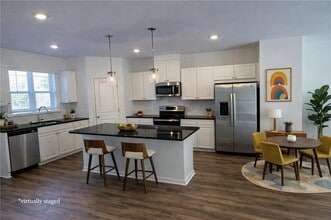 Building Photo - 5720 Schelton Pl