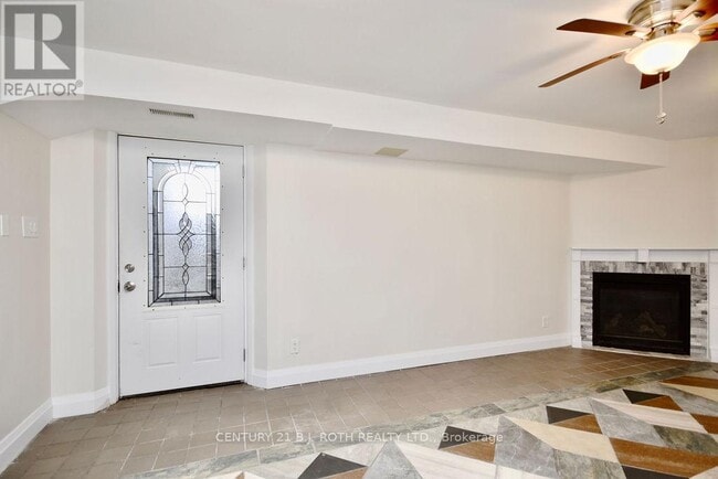 Building Photo - 42 McVeigh Dr