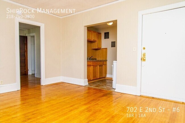 Foto del edificio - 702 E 2nd St