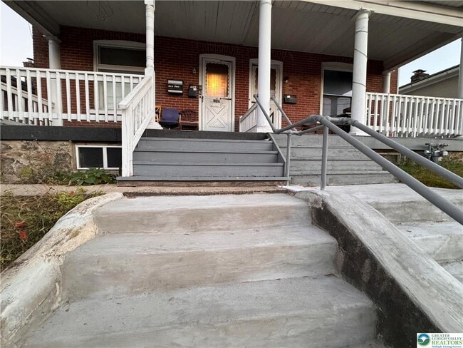 Building Photo - 926 Broadway