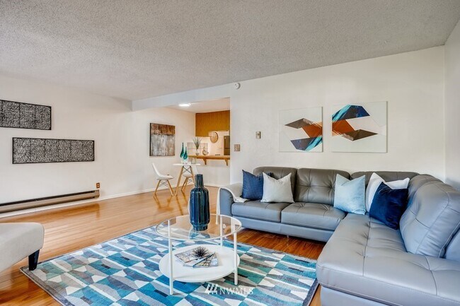 Foto del edificio - 1822 Maple Ln