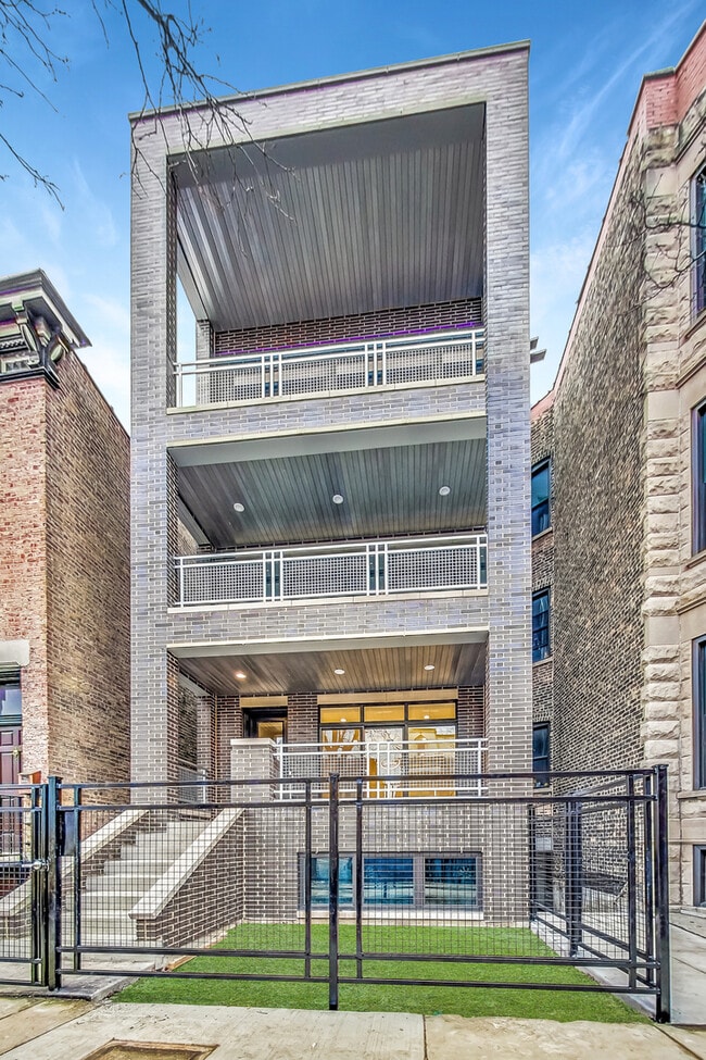 Foto del edificio - 1042 S Oakley Blvd