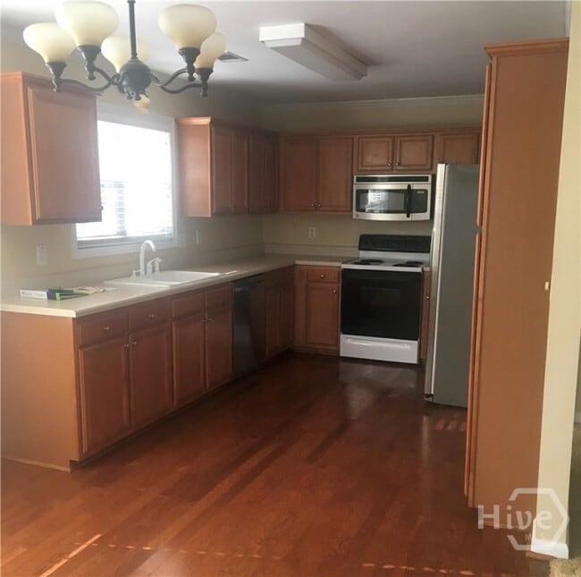 Building Photo - 350 Brickleberry Ridge