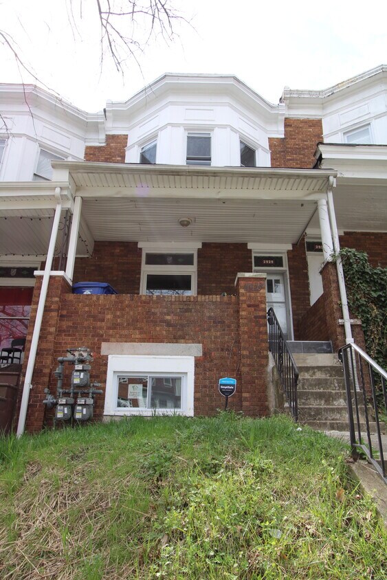 Primary Photo - 2929 Baker St