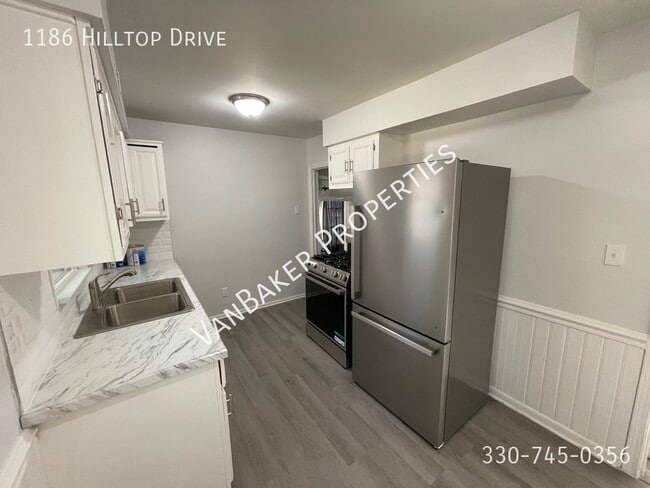 Building Photo - 1186 Hilltop Dr
