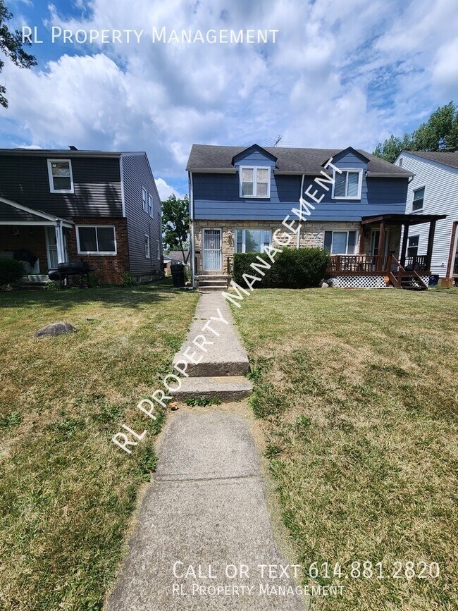 Building Photo - Cozy 2 bedroom 1 bathroom townhome in East...