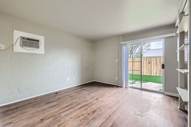 Building Photo - Welcome Home to South Colorado Springs!