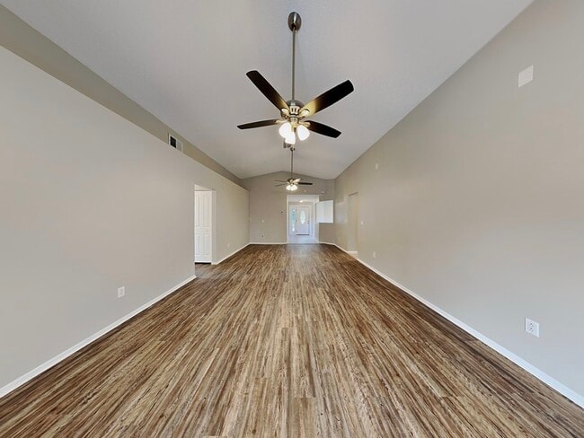 Photo - 1408 Sugarberry Ln House