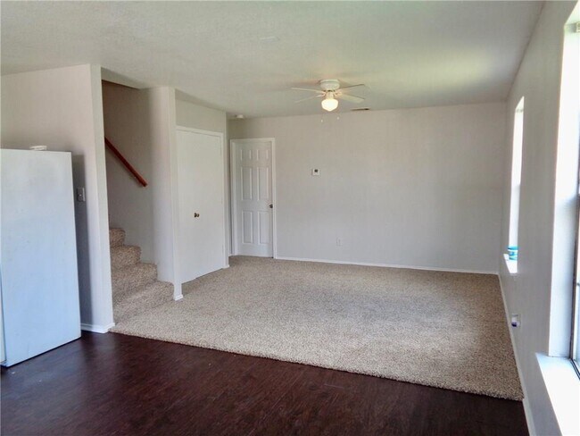 Comedor - 404 Kings Way Dr