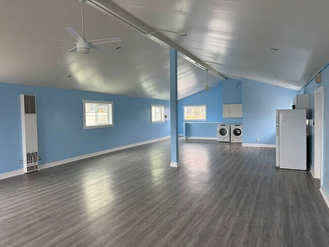 Building Photo - 7981 Moss Landing Rd