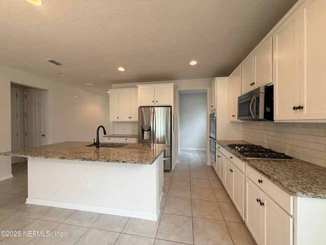 Building Photo - 183 Little Bear Run