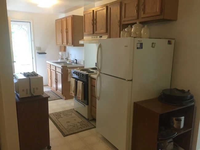 Building Photo - 294 Hines Ave