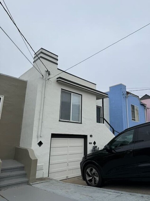 Building Photo - 123 Byxbee St
