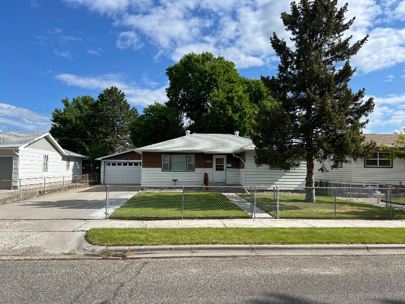 Primary Photo - 4427 Stone St