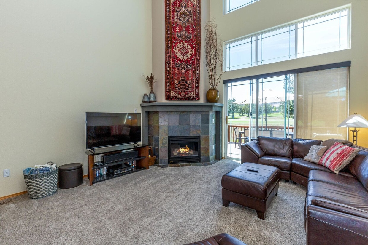 Foto principal - 951 Golden Pheasant Dr