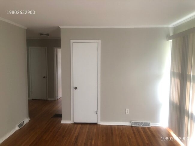 Photo - 1925 Kennesaw Dr House