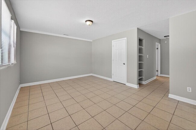 Foto del edificio - 2216-2216 Norden Ct