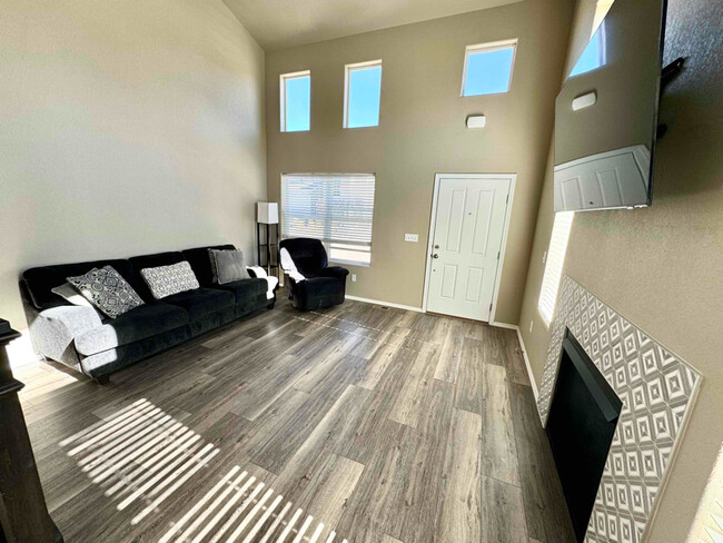 Building Photo - 3797 Vineyard Cir