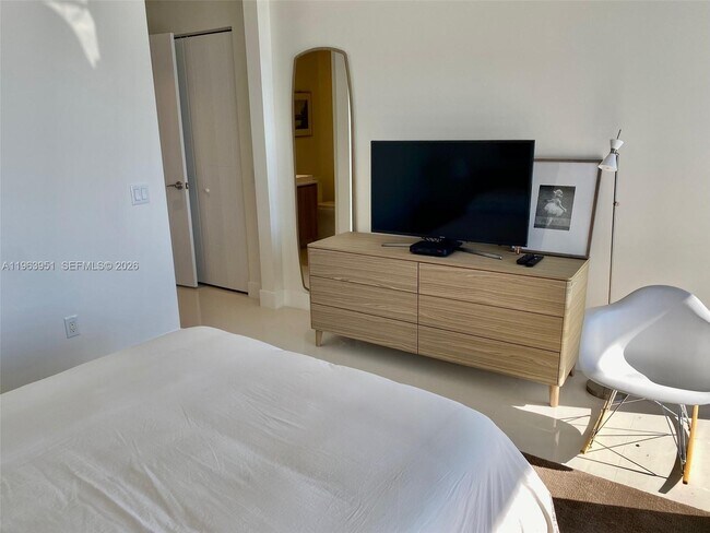 Foto del edificio - 2960 NE 207th St